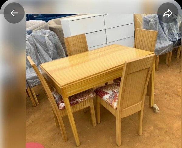 Table à manger en bois 4 places