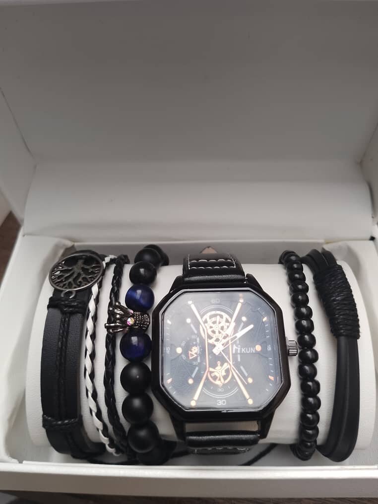 Montre élégante avec bracelets