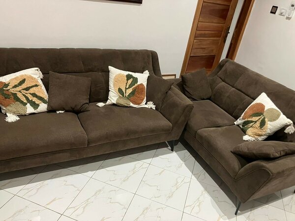 Avante Grande sofa set.