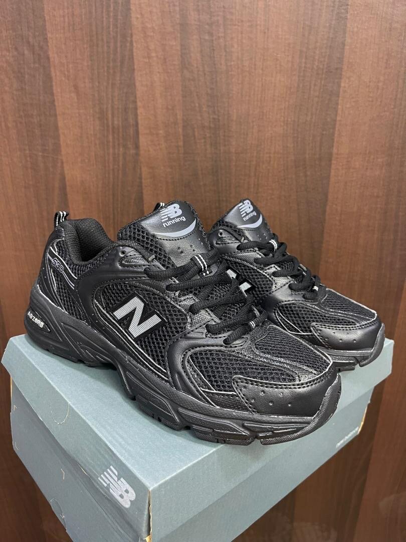 NEW BALANCE CLASSIC SNEAKER