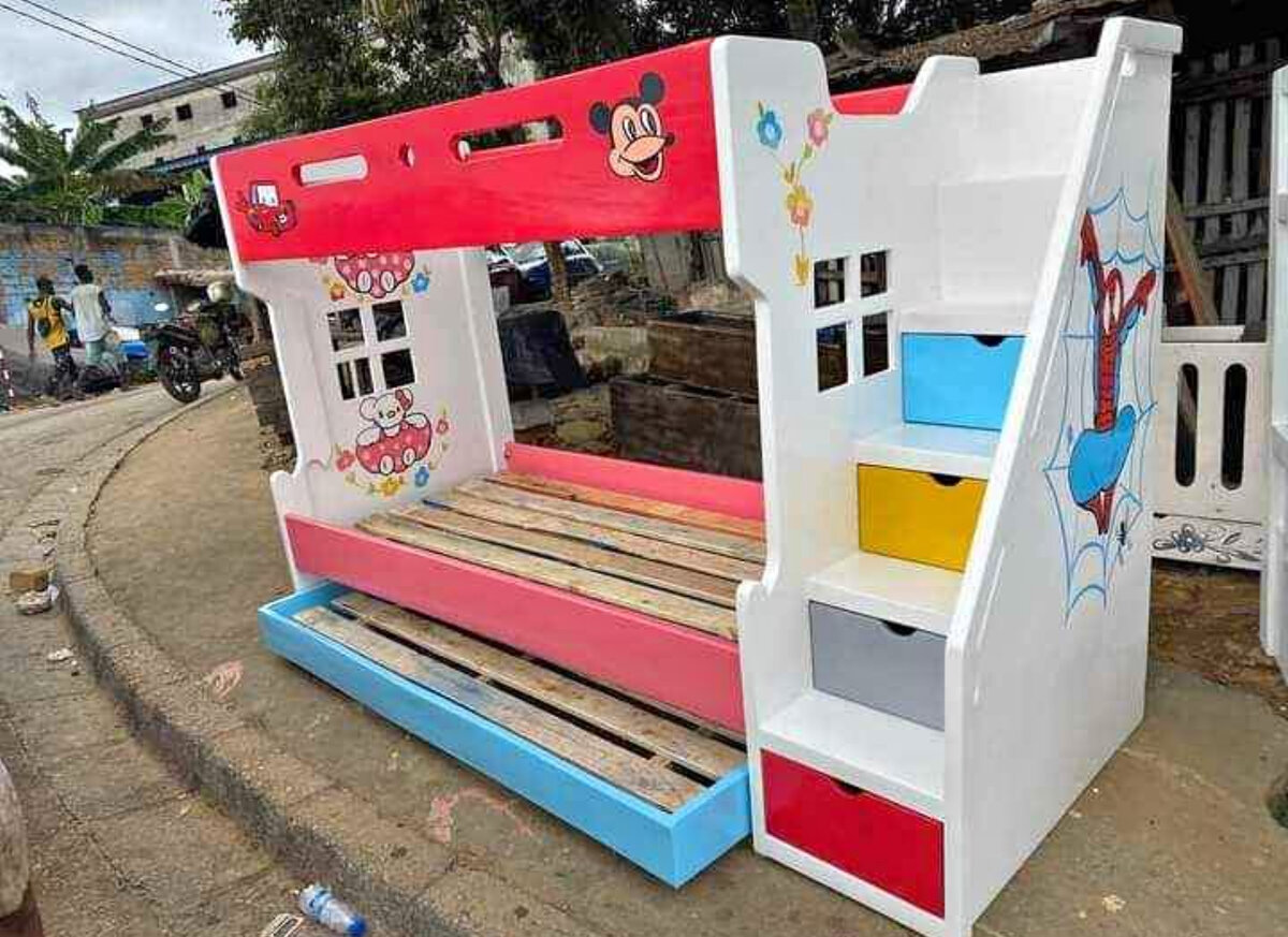 Lit superposé enfant multifonction