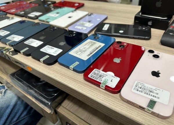 iPhone 13 simple