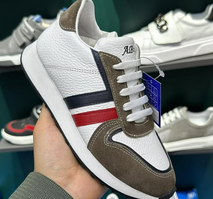 Кроссовки из натуральной кожи и замши