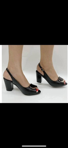 talons noirs élégants