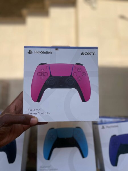 Manette PS4 design PS5 sans fi