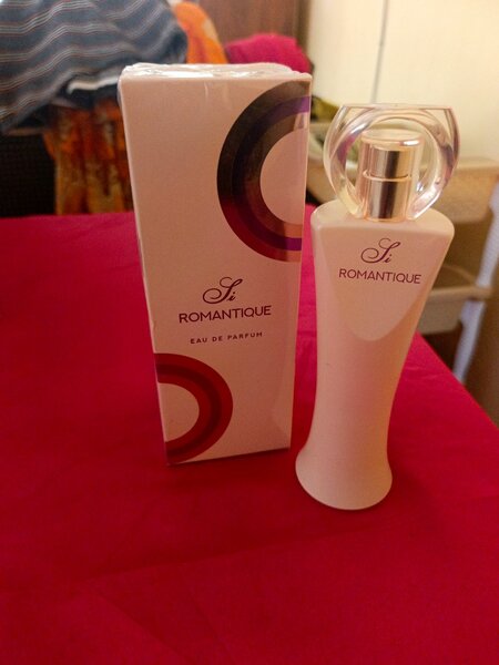 Parfum Féminin Élégant Romantique