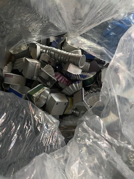 Moule de gâteau 100f disponibl