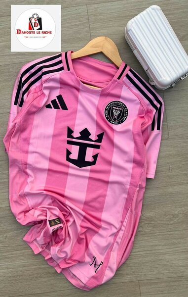 Maillot de football rose