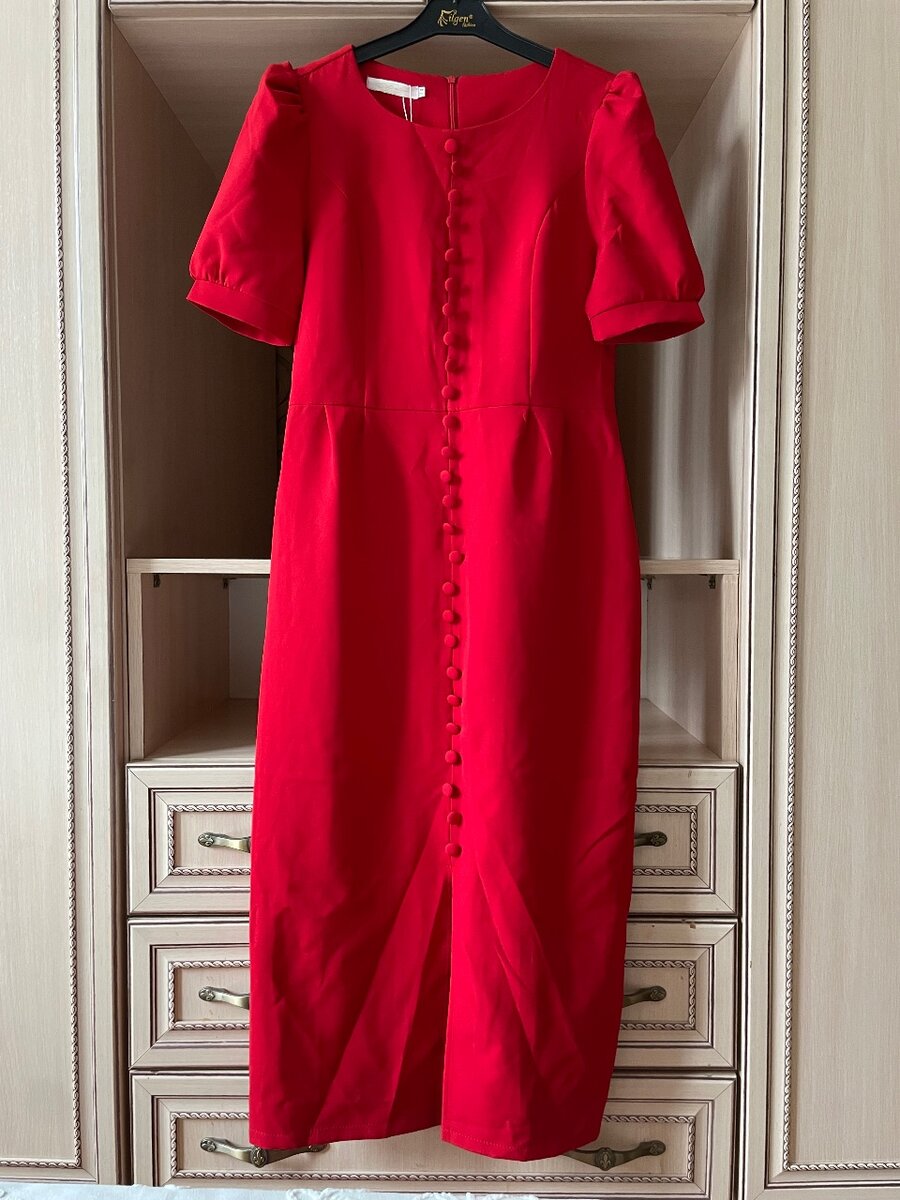 Платья вечерние