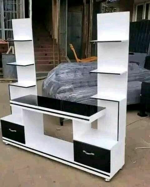 Meuble TV moderne blanc et noir