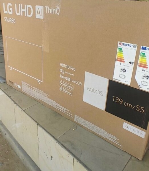 LG 55 UHD SMART  Alexa Chromcast apple airplay