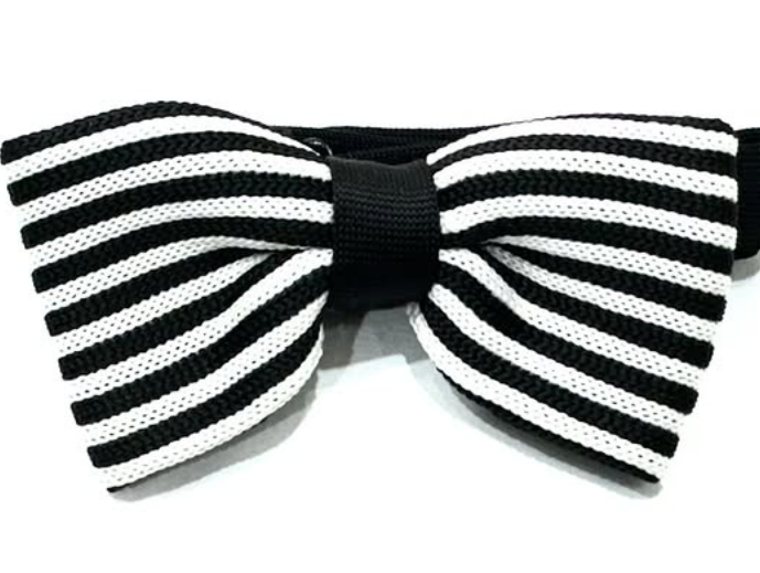 KNITTED BOWTIES