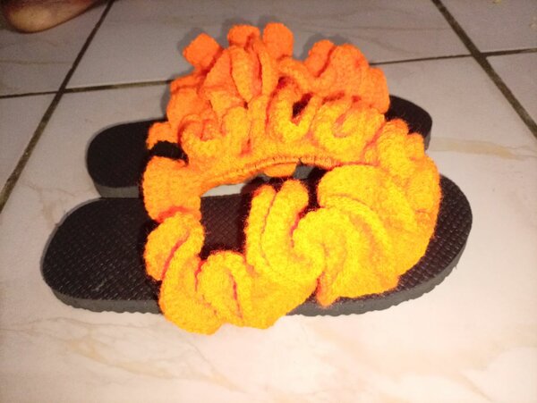 Tongs tricotés orange vif