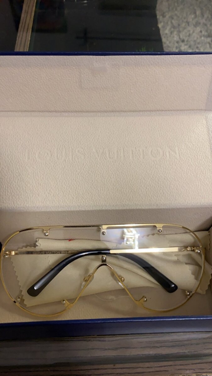 Dior, Dior, Louis Vuitton