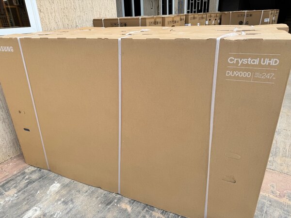 Samsung UE98DU9000UXXU 98Inch DU9000 4K  UHD