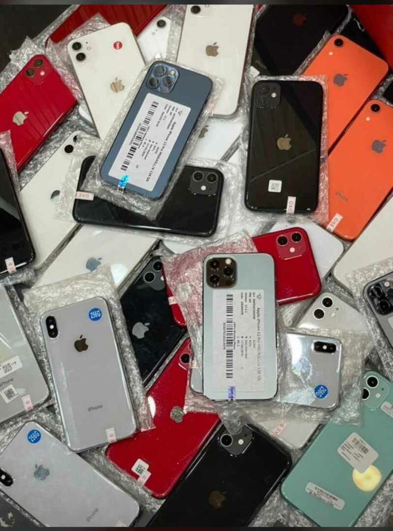 Tout types Iphone Quasi neuf de X a 15pro Max