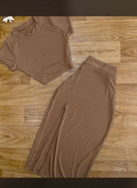 Ensemble T-shirt et Jupe