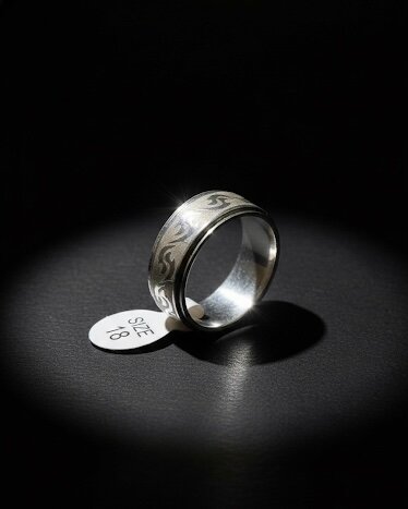 Bague en acier gravée