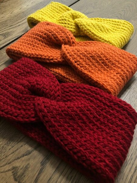 Bandeaux en tricot colorés