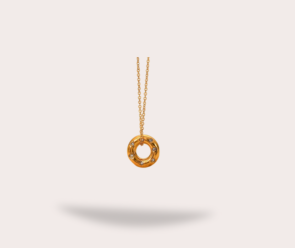 Collier en or avec pendentif cercle