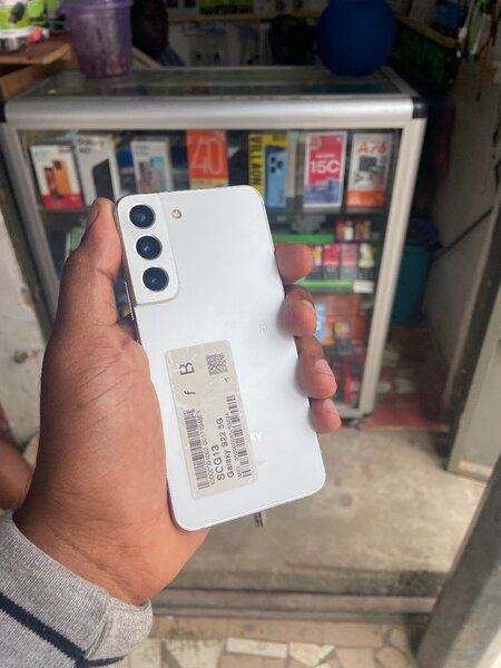 SAMSUNG S22