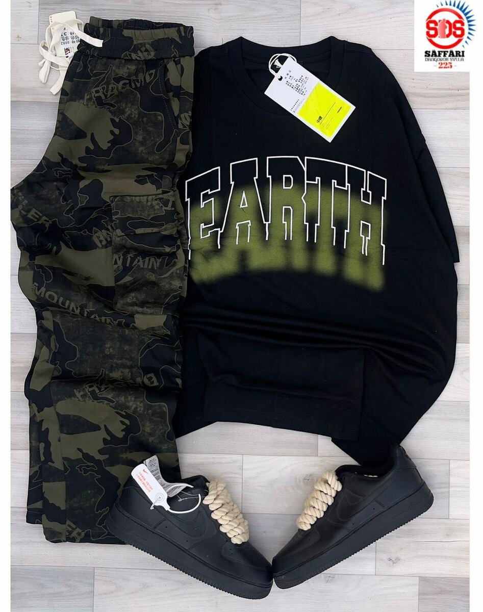 complt tee-shirts, pantalons et chaussures