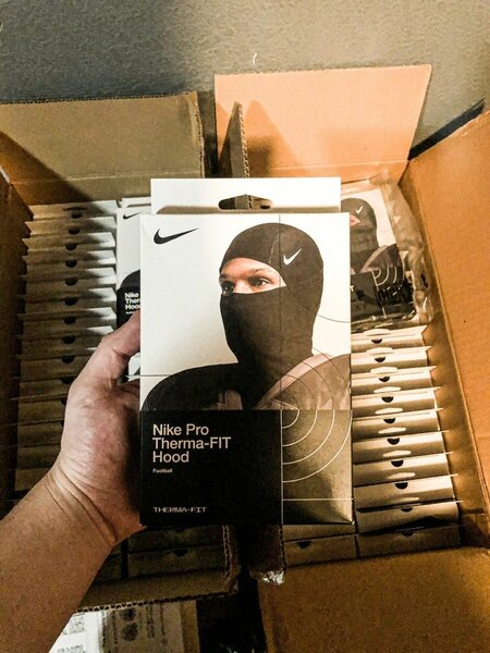Nike Pro Therma-FIT Hood