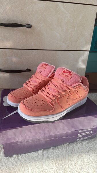 Кроссовки 37 размера легкий