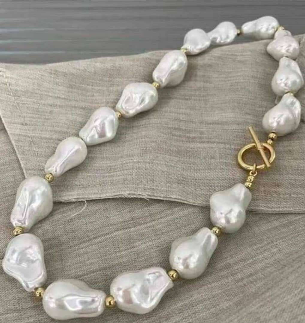 Collier perles baroques élégantes