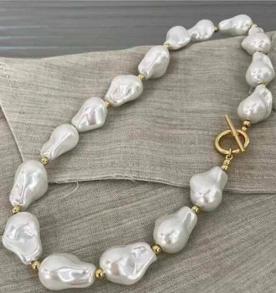 Collier perles baroques élégantes