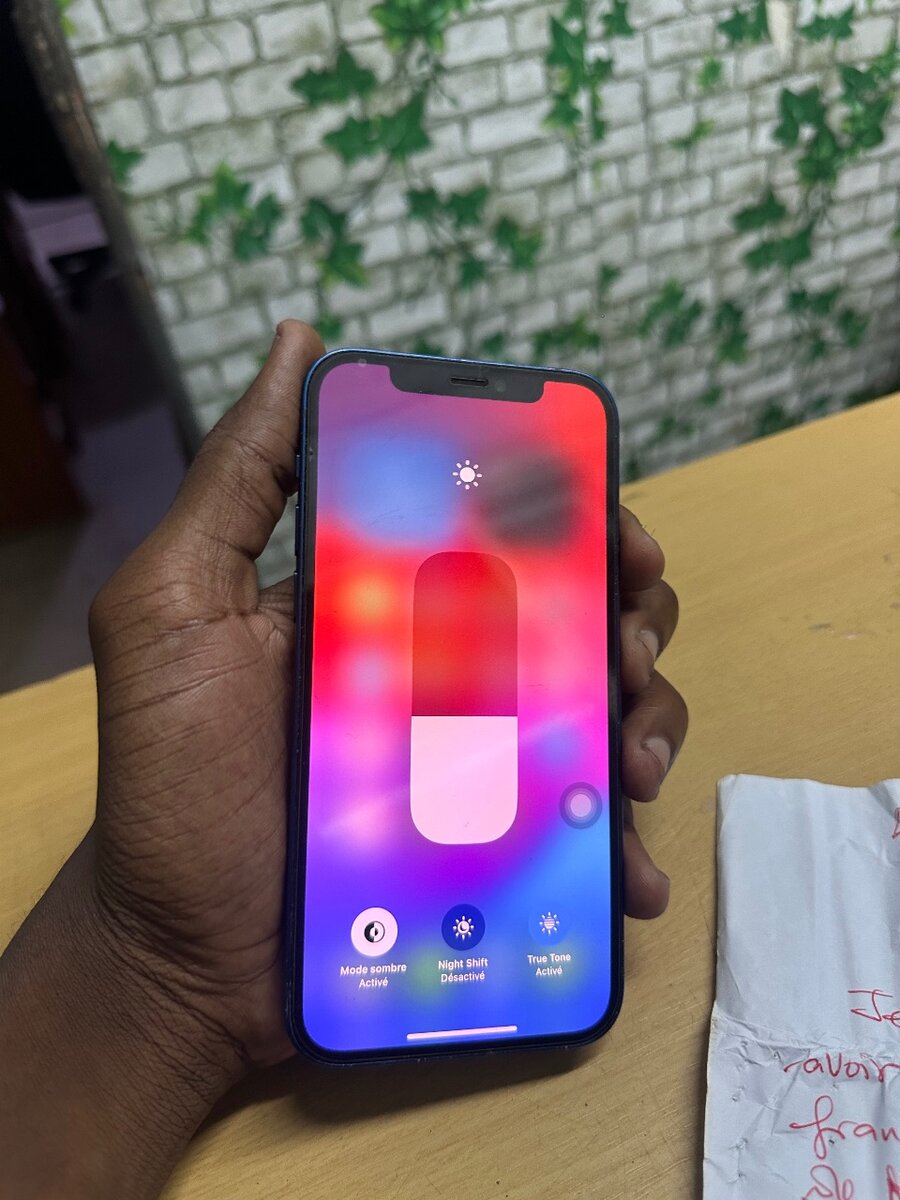 iPhone 12 simple 64go