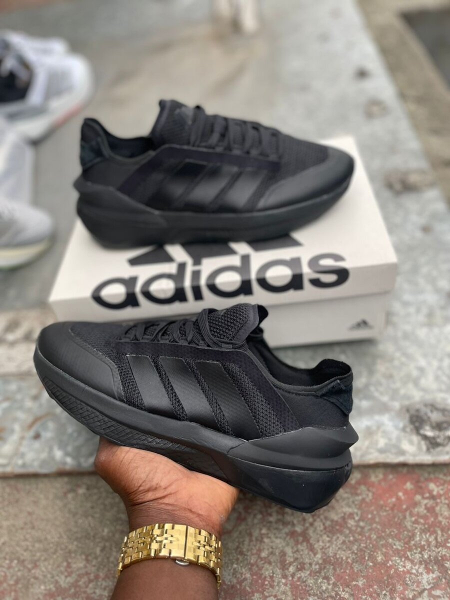 Chaussures Adidas noires tendance