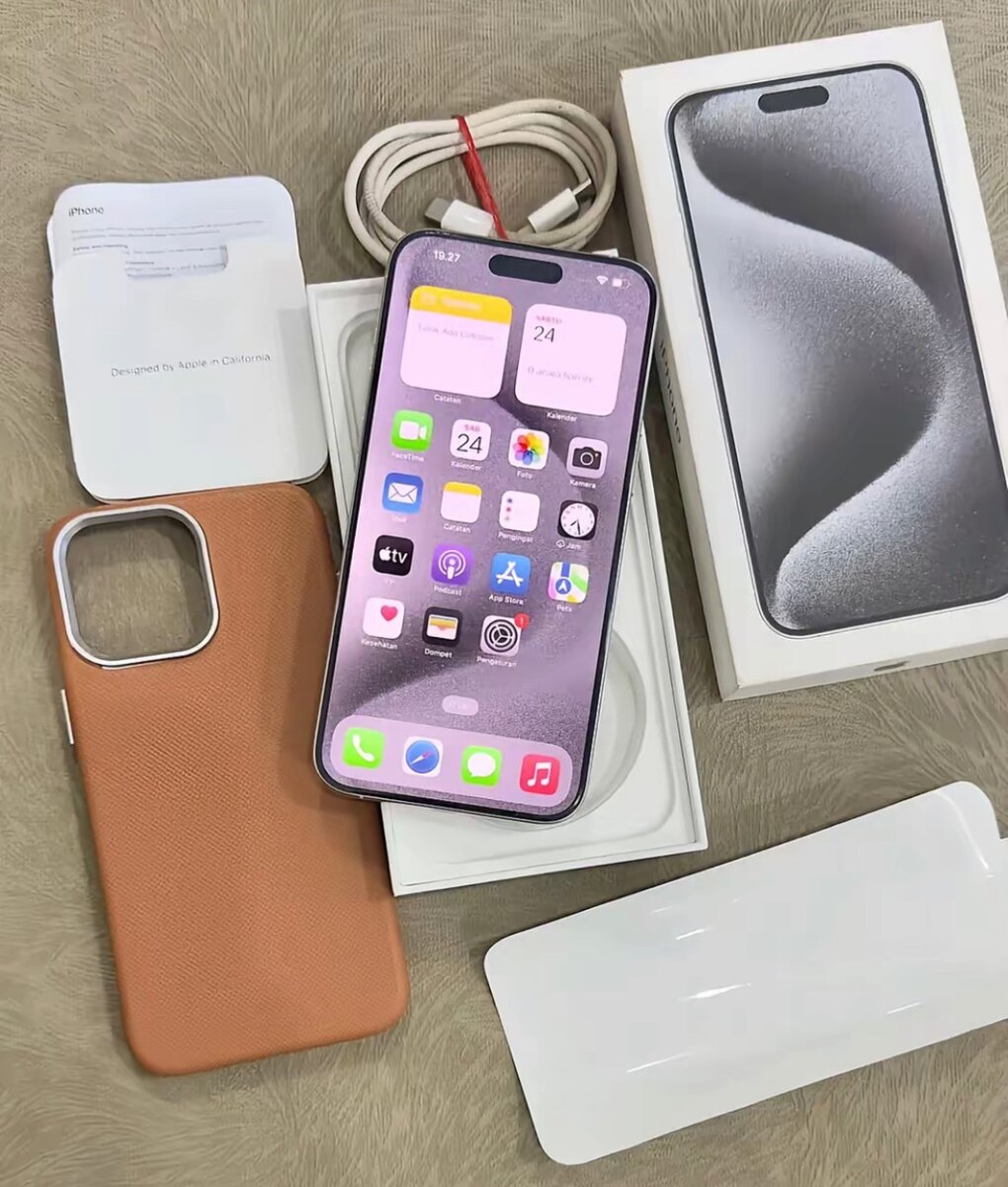 iPhone Pro Max avec accessoires