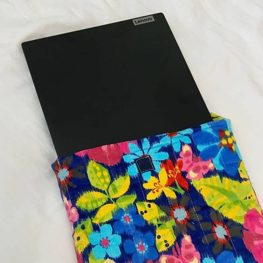 Косметички и чехол для ноутбуков