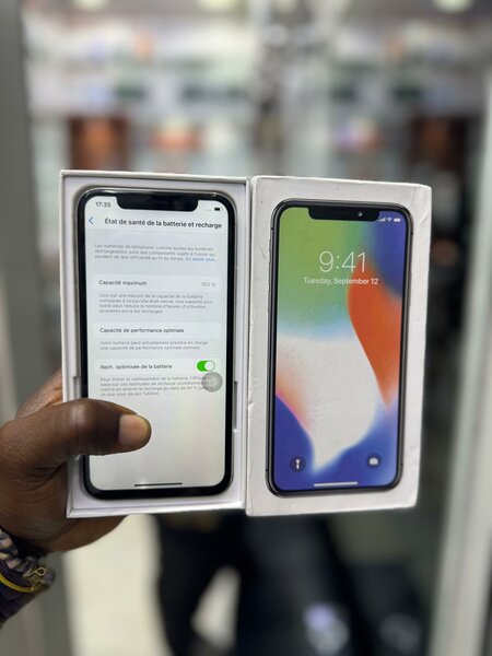 iPhone X 64Go très propre avec