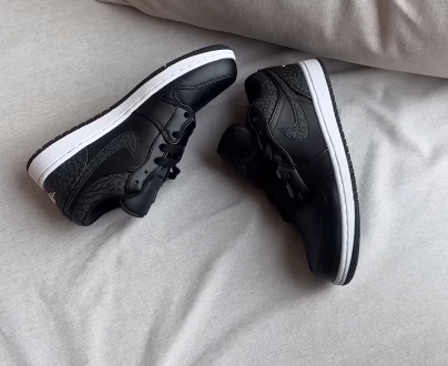 Кроссовки Air Jordan 1 low Black Elephant черные
