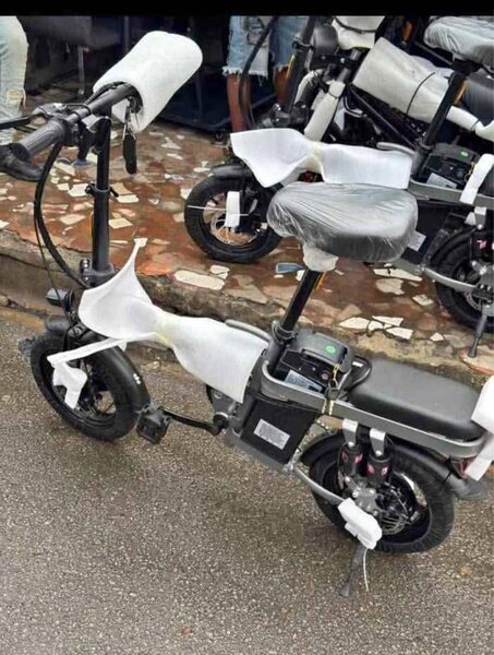 Vélo Électrique Pliant Compact