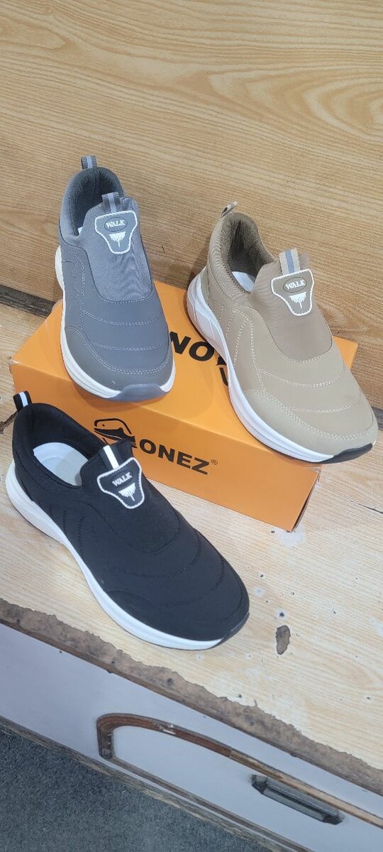 Mens Snickeers Shoes