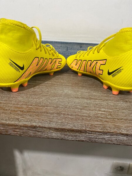 Crampons mercuriales nike original venu de france