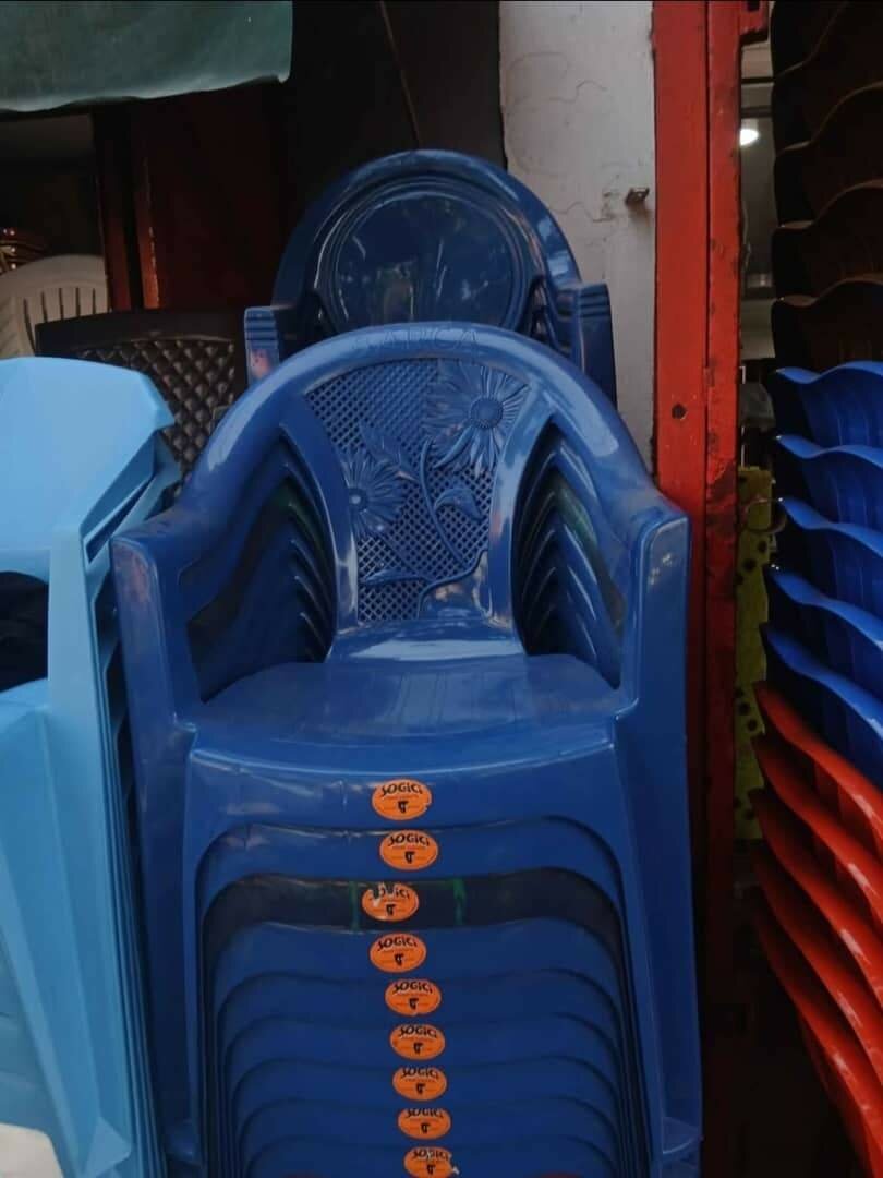 Chaise en plastique