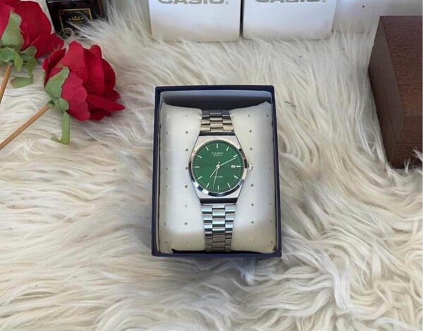 Montre Casio en acier inoxydable