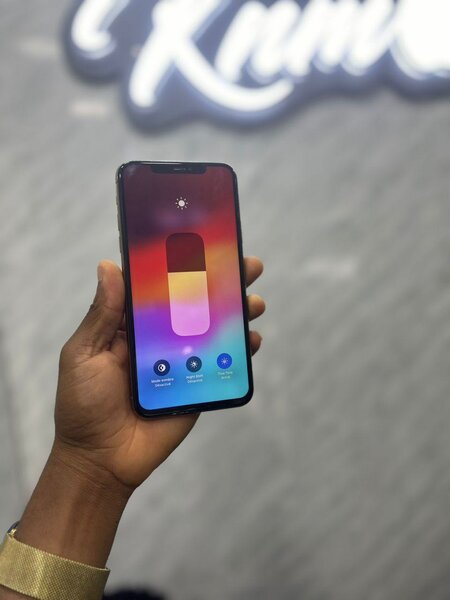 11pro max 64giga juste msg décran