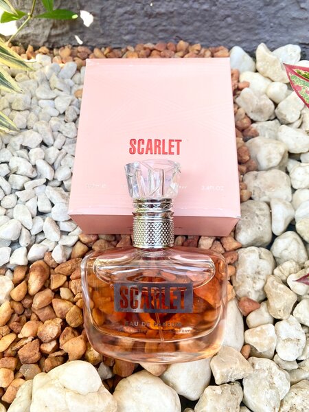 Parfum scarlet