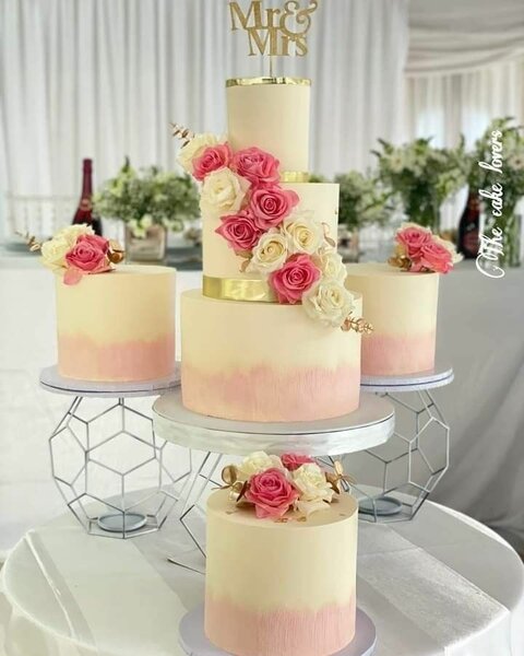 Fruit wedding cakes