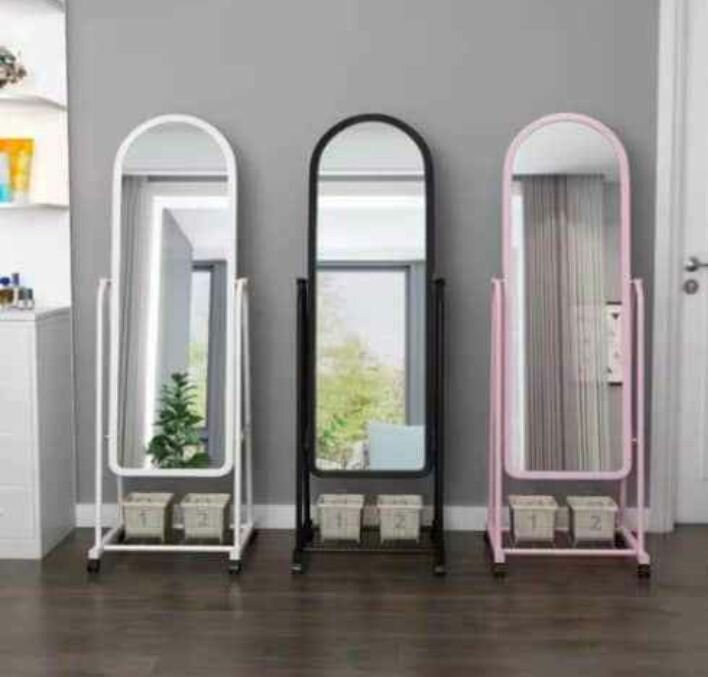 Miroir sur pied portable