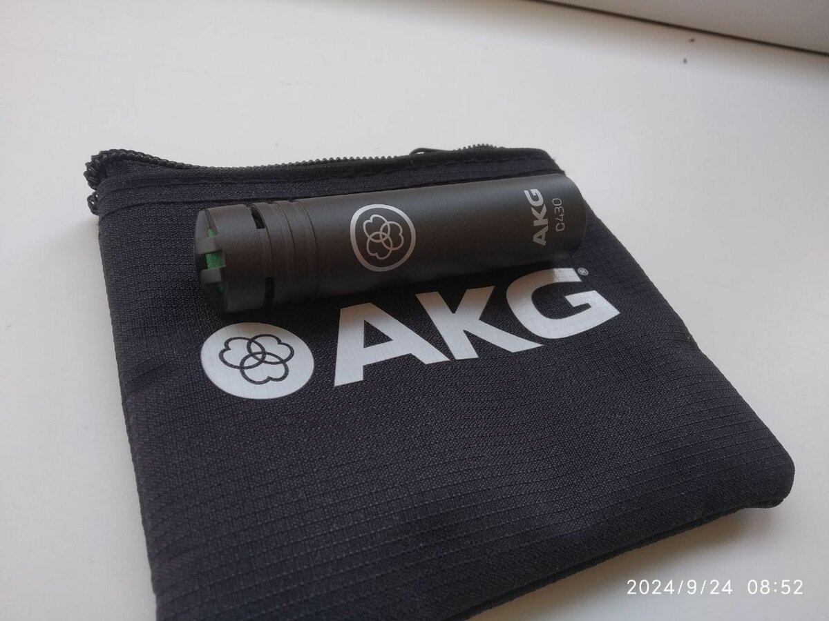 Конденсаторный инструментальный микрофон AKG C430.
