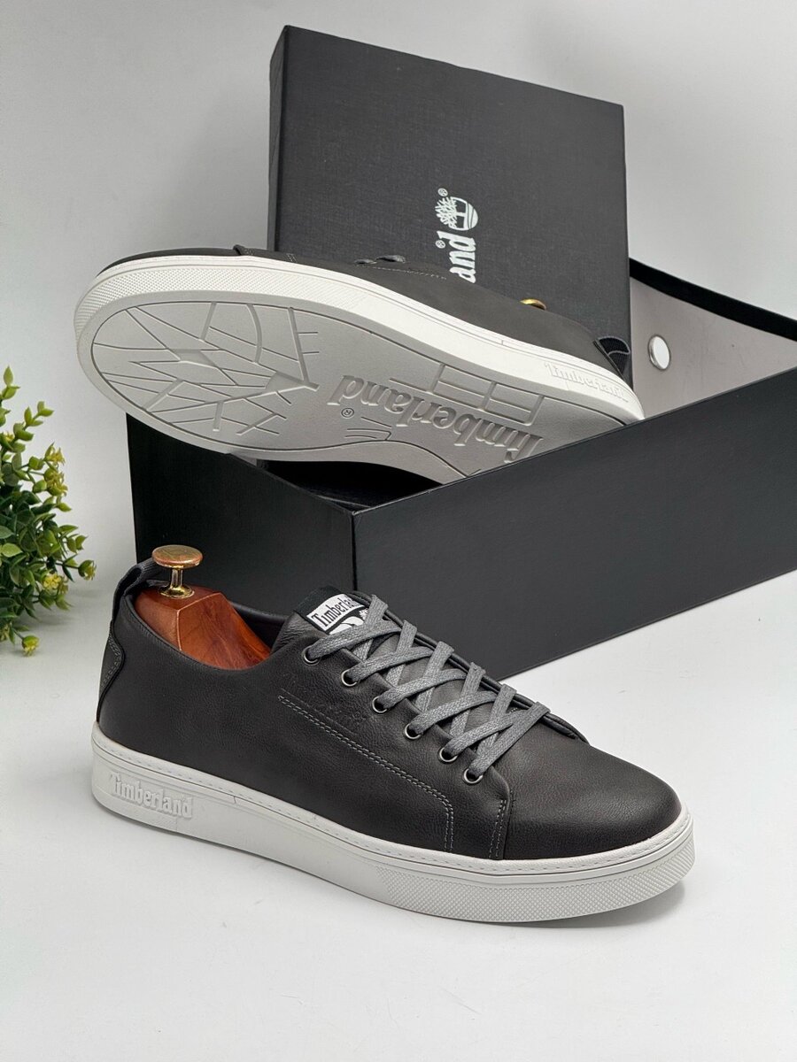 TIMBERLAND GREY AND WHITE