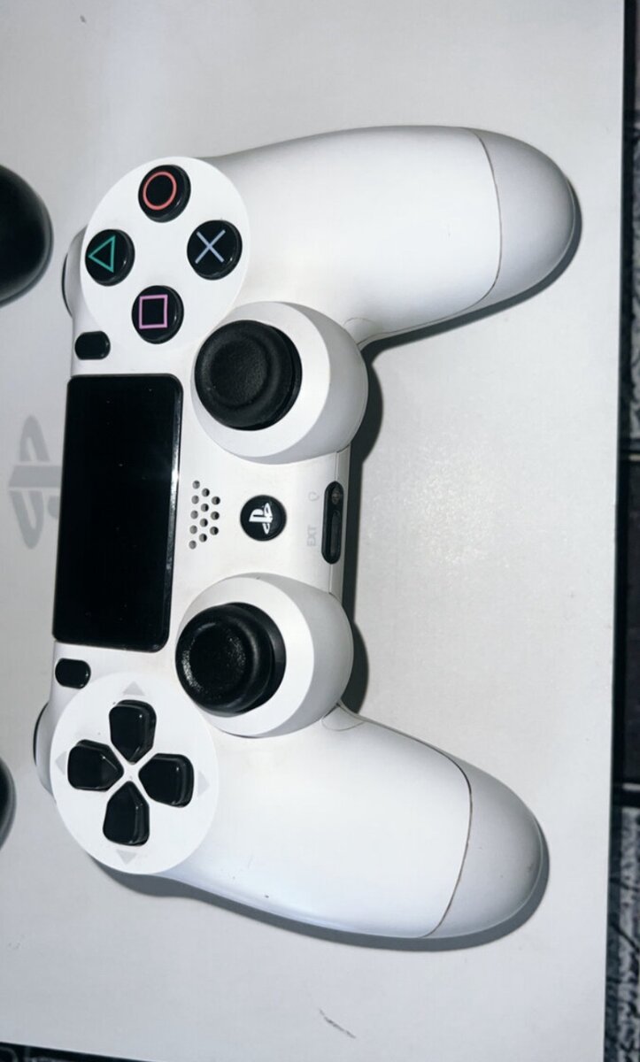 PES 4pro with two game pads