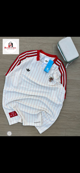 T-shirt de sport à rayures