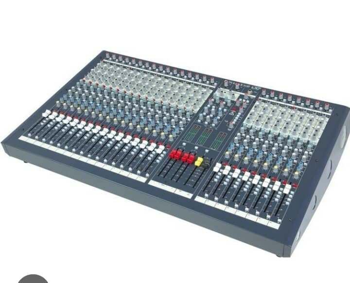 Table de Mixage Soundcraft 32p